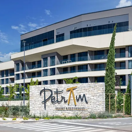 Petram 2 Bedroom With By Interhome *